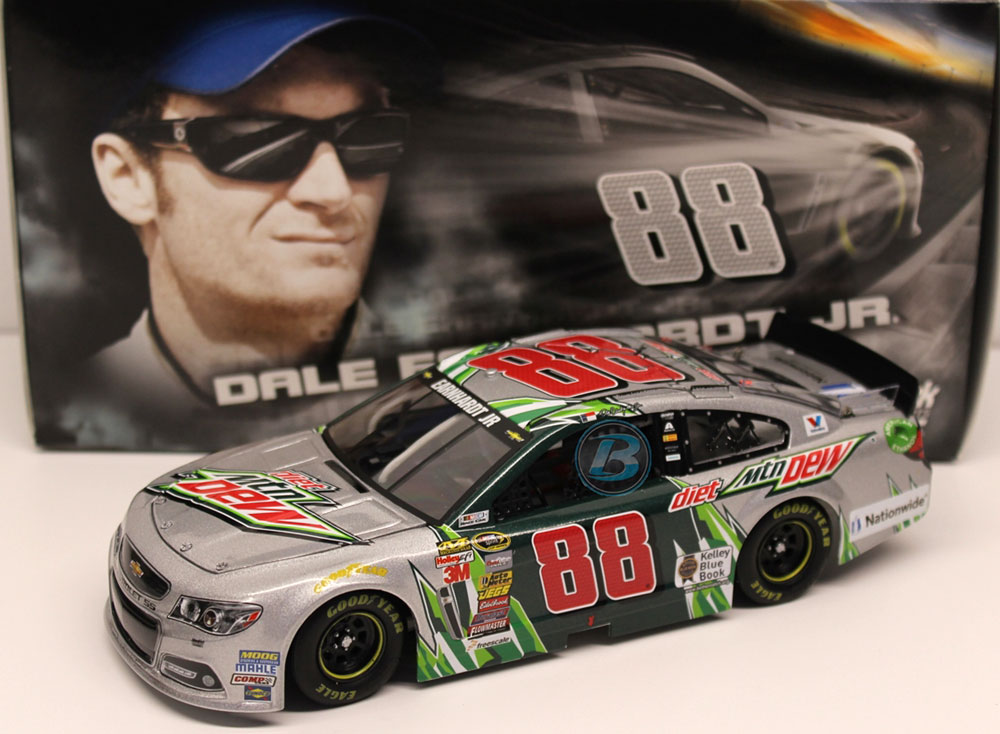 DALE EARNHARDT JR 2015 DIET MOUNTAIN DEW 1/24 SCALE  ACTION  NASCAR DIECAST 